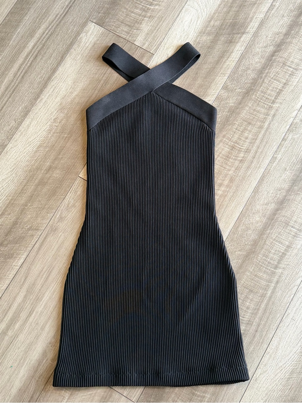 Aritzia Babaton Sculpt Knit Criss-Cross Dress Women’s Sz XS Black Mini Dress